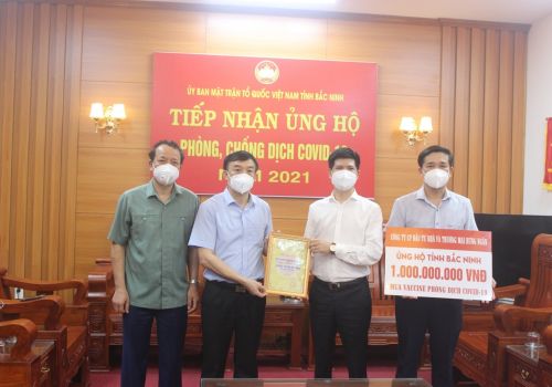 Ủy ban MTTQ tỉnh Bắc Ninh tiếp nhận ủng hộ công tác phòng, chống dịch bệnh Covid19.